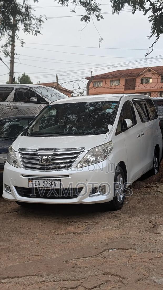 Toyota Alphard 2.4 Petrol AWD 2012 Pearl