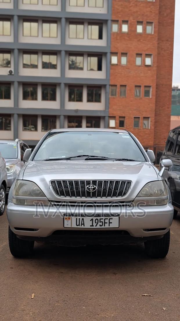 Toyota Harrier 2.2 16V 2000 Silver