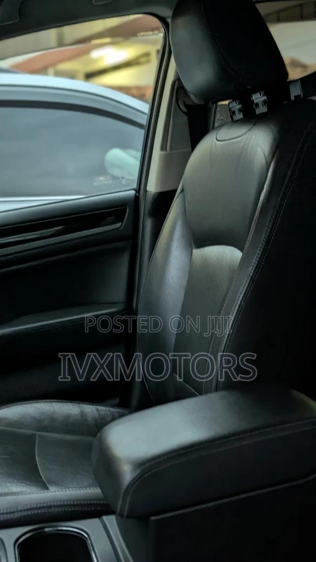 Subaru Outback 2.5i AWD 2016 Gold