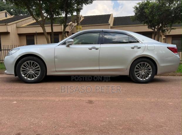 Toyota Crown 2014 Silver