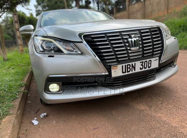 Toyota Crown 2014 Silver