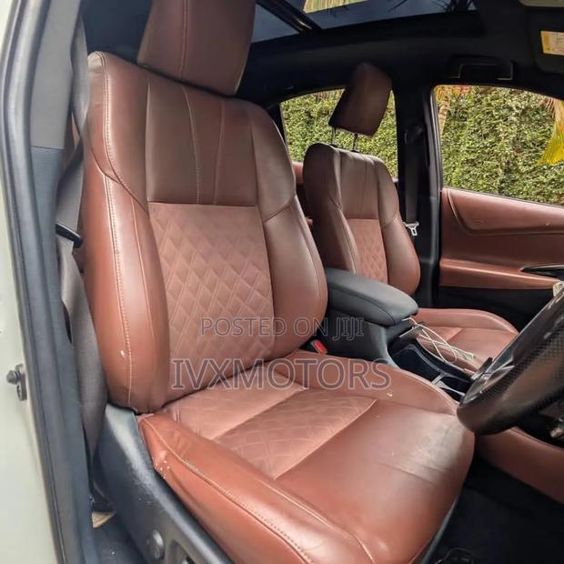 Toyota Harrier 2.0 2017 White