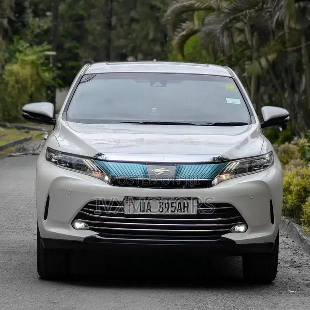Toyota Harrier 2.0 2017 White