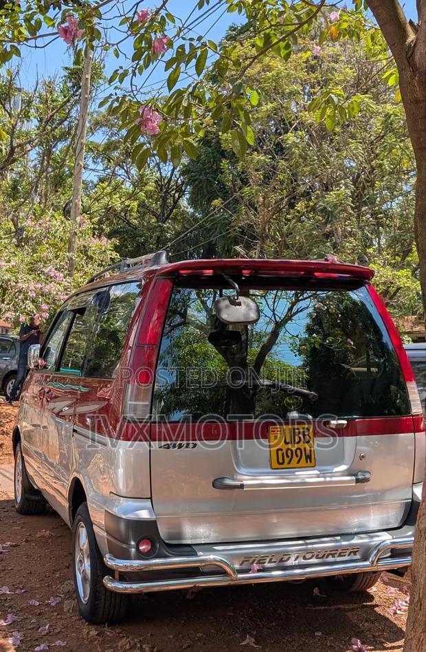 Toyota Noah 2.0 AWD (8 Seater) 2003 Maroon