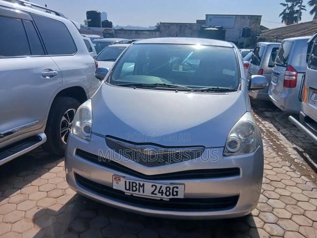 Toyota Ractis 2008 Silver