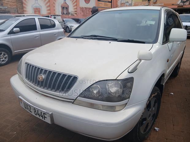 Toyota Harrier 2003 White