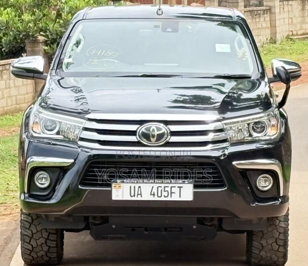 Toyota Hilux Revo Double Cab Deisel 2.4 AWD 2018 Black