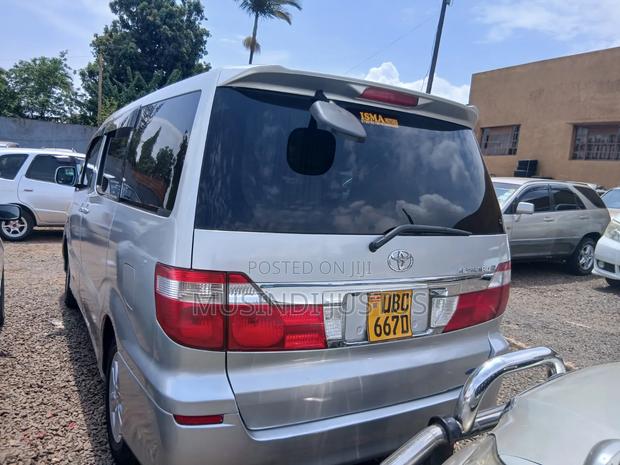 Toyota Alphard 2004 Silver
