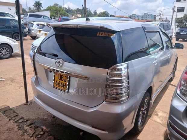 Toyota Wish 2006 Silver