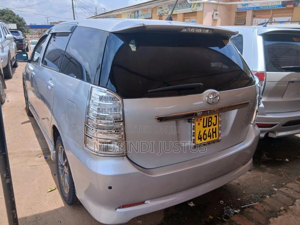 Toyota Wish 2006 Silver