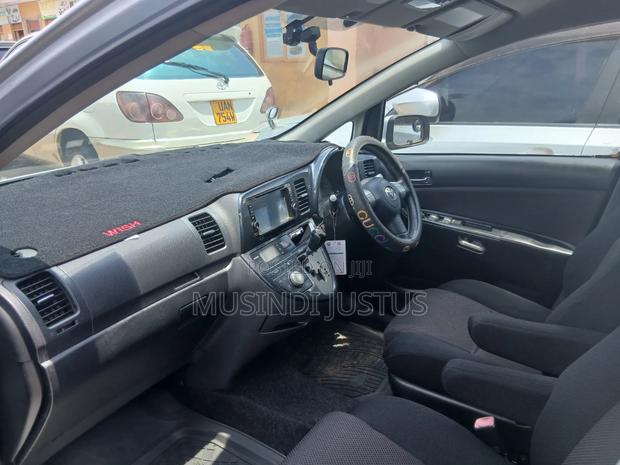 Toyota Wish 2006 Silver