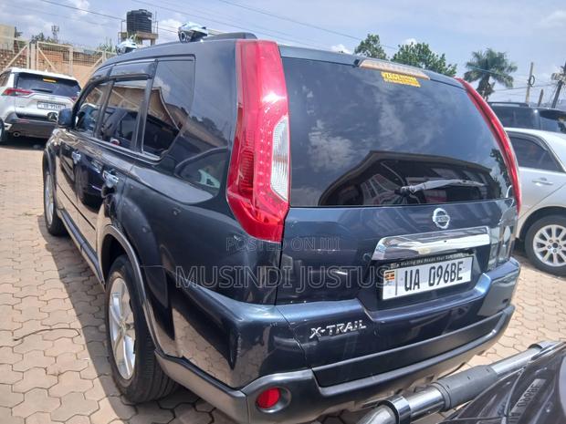 Nissan X-Trail 2010 Gray