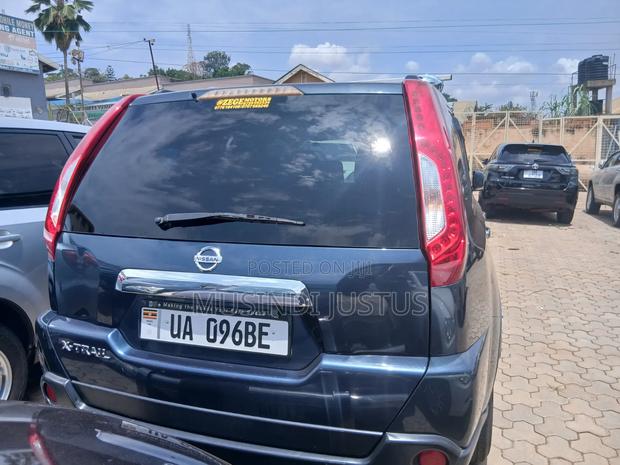 Nissan X-Trail 2010 Gray