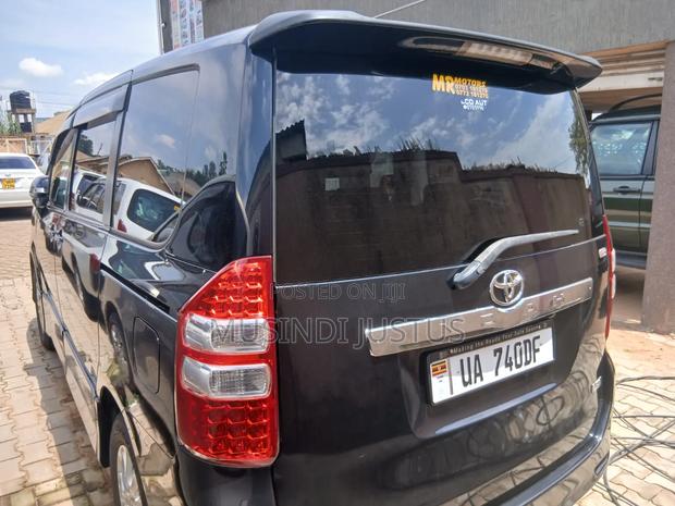 Toyota Noah 2011 Black