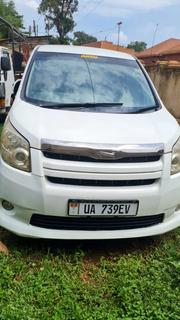 Toyota Noah 2.0 143hp FWD (8 Seater) 2008 White for sale
