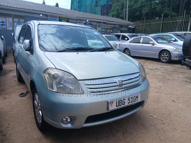 Toyota Raum 2006 Green