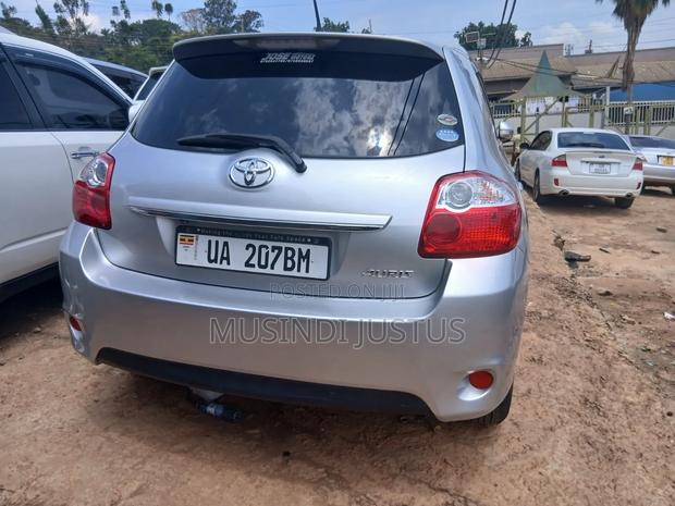 Toyota Auris 2011 Silver