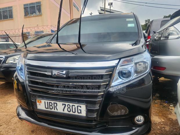 Toyota Noah 2014 Black