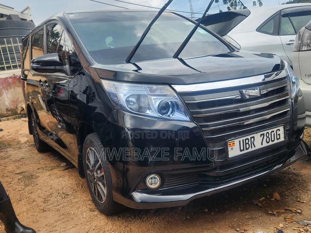 Toyota Noah 2014 Black