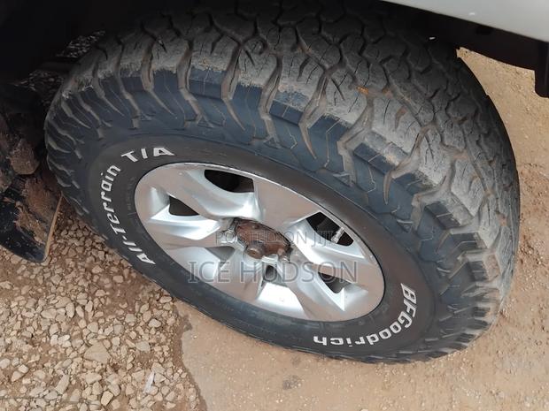 Toyota Land Cruiser 2004 Silver