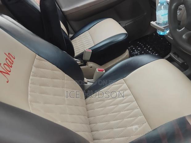 Toyota Noah 2006 White