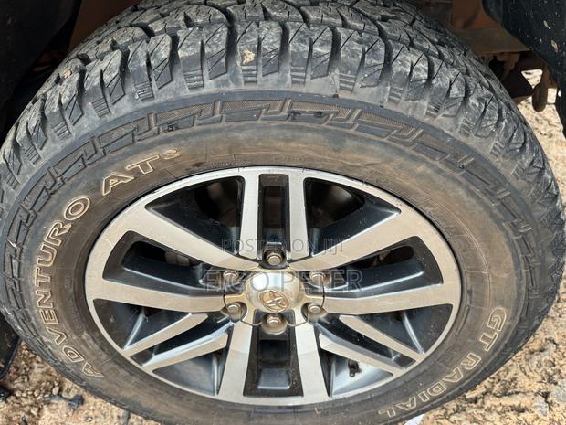Toyota Hilux 2018 Gray