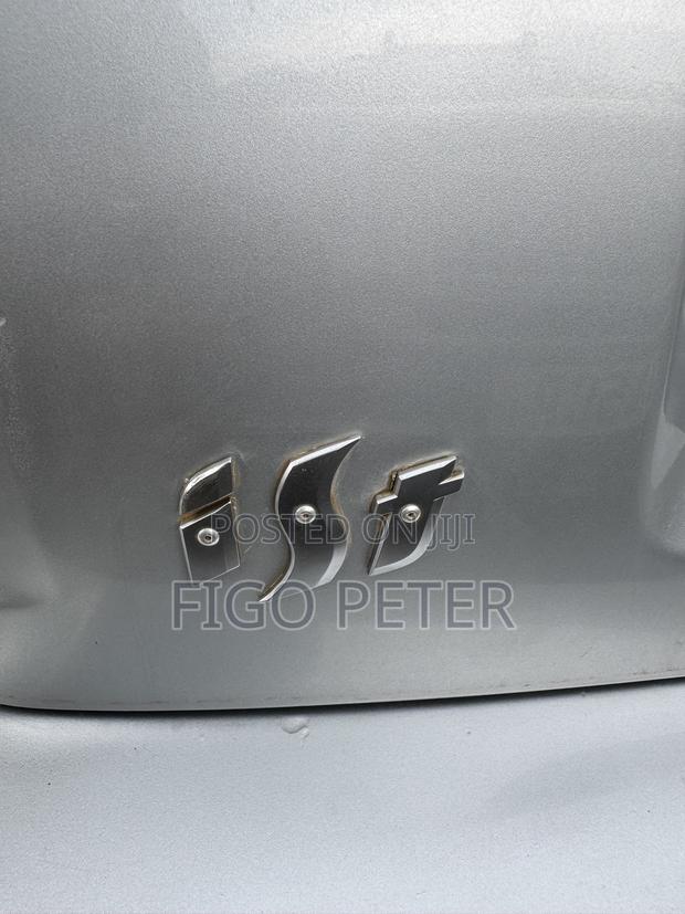 Toyota IST 2010 Silver