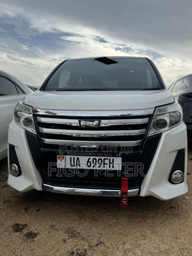 Toyota Noah 2015 White