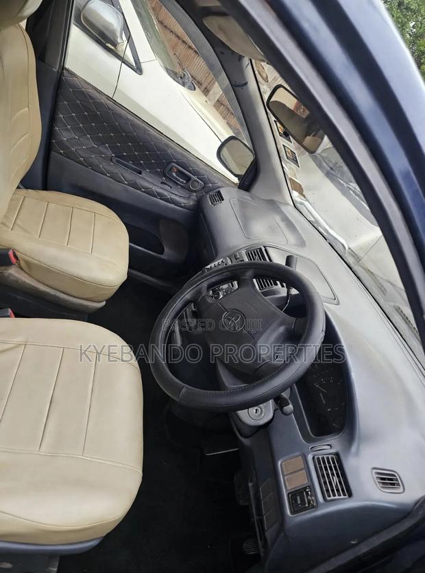 Toyota Ipsum 2000 White