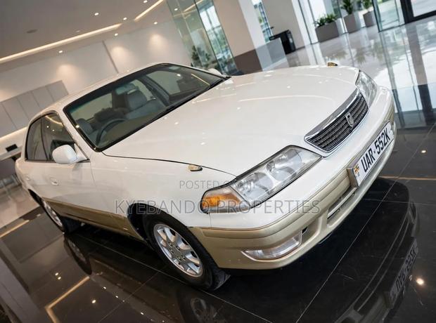 Toyota Mark II 2.0 AWD 2000 White