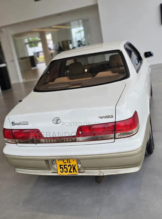 Toyota Mark II 2.0 AWD 2000 White