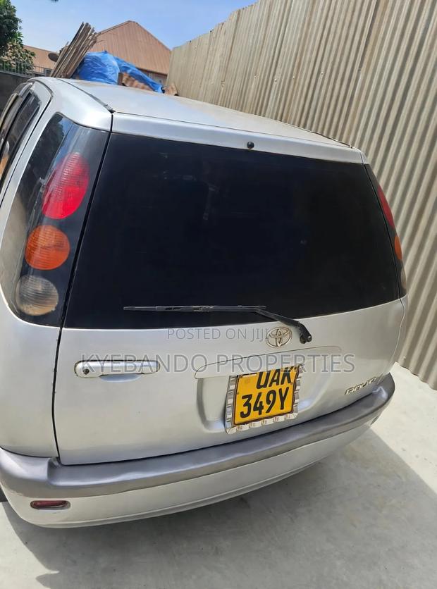Toyota Raum 1.5 AWD 1999 Silver