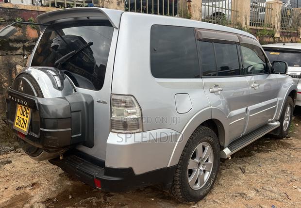 Mitsubishi Pajero 2007 Silver