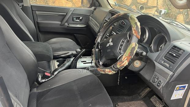 Mitsubishi Pajero 2007 Silver