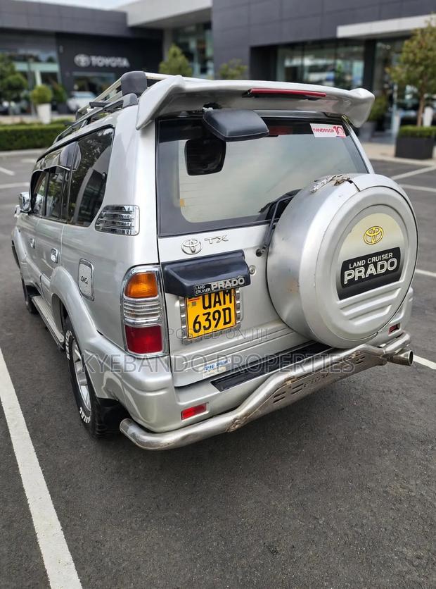Toyota Land Cruiser Prado 2.7 16V 3dr 1999 Silver