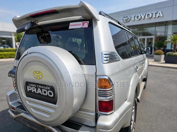 Toyota Land Cruiser Prado 2.7 16V 3dr 1999 Silver