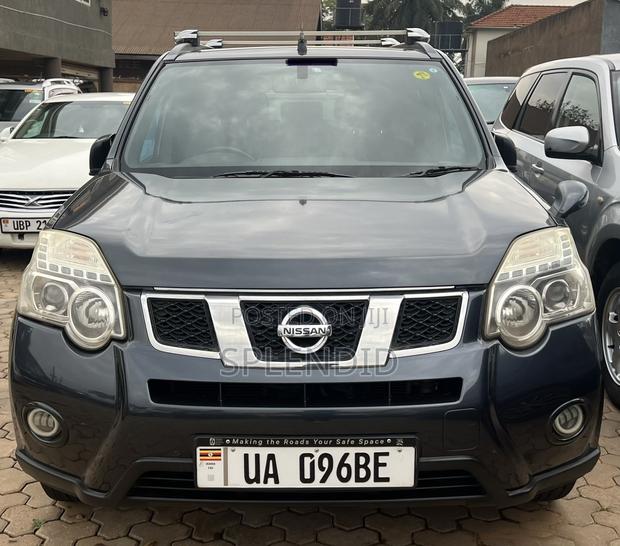 Nissan X-Trail 2011 Gray