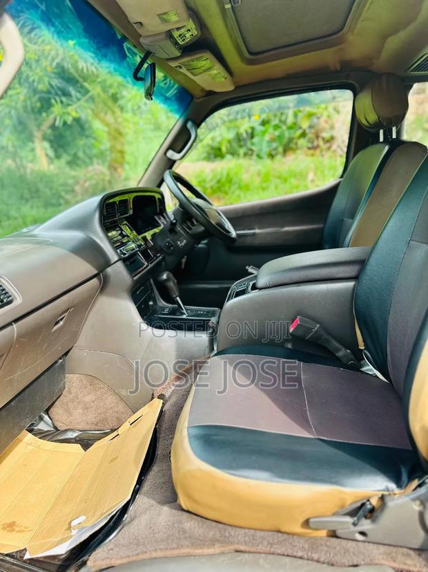 Toyota Grand HiAce 2002
