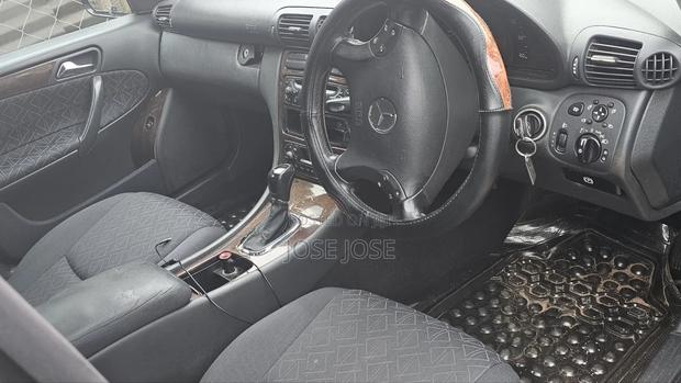Mercedes-Benz C200 2006 Black