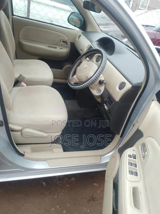 Toyota Sienta 2007 Silver