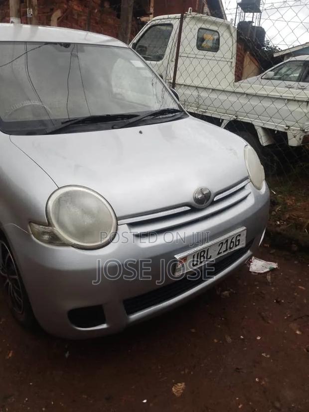 Toyota Sienta 2007 Silver