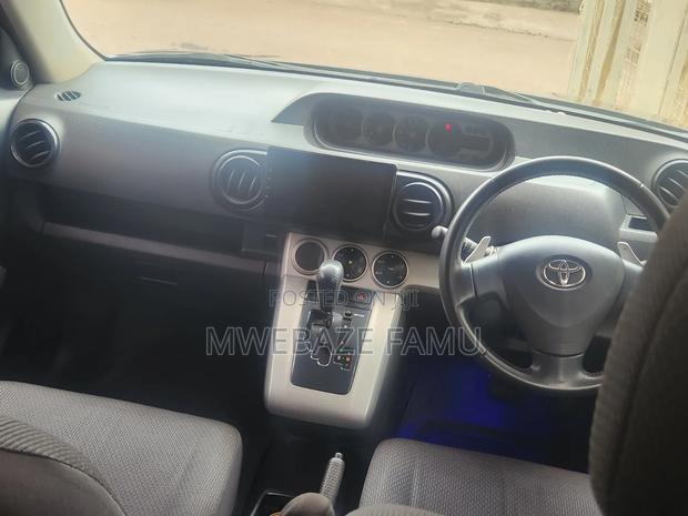 Toyota Corolla Rumion 2010 Blue