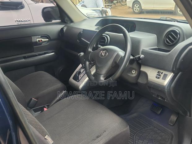 Toyota Corolla Rumion 2010 Blue