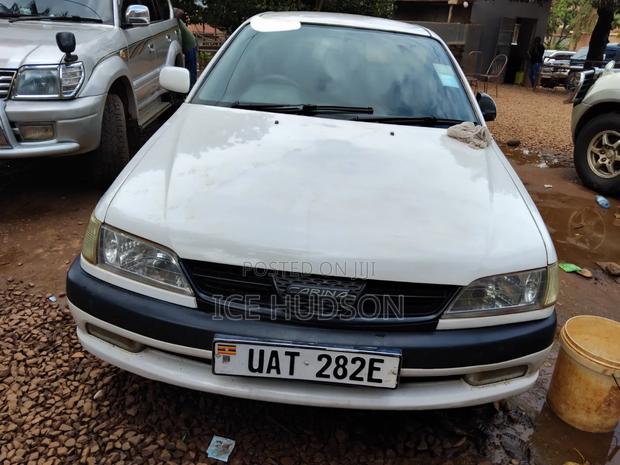 Toyota Carina 2000 White