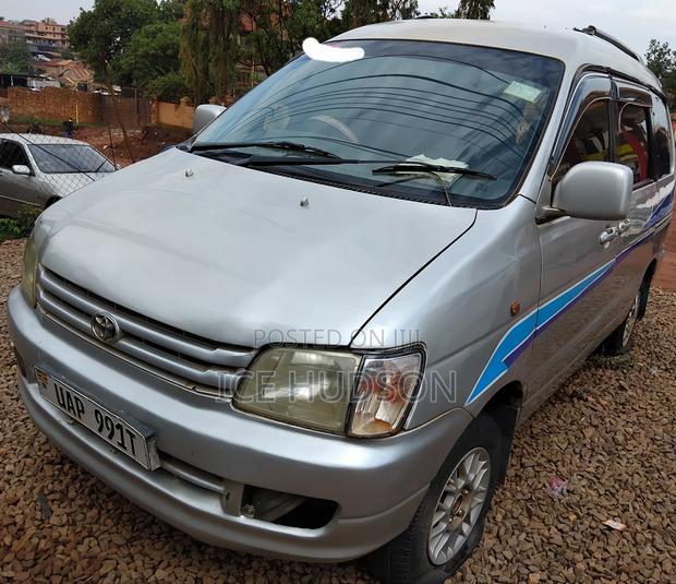 Toyota TownAce Noah 2000 Silver