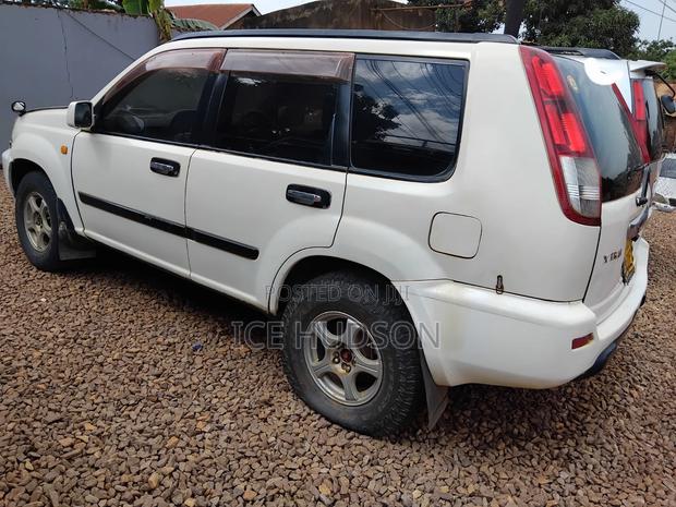 Nissan X-Trail 2001 White