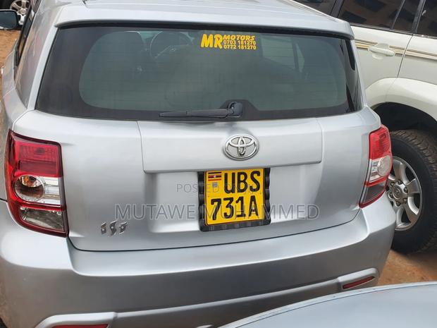 Toyota IST 2010 Silver