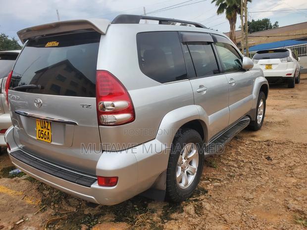 Toyota Land Cruiser Prado 2005 Silver