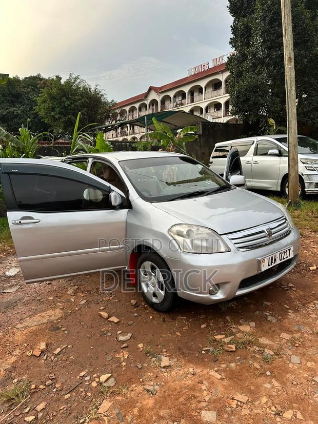 Toyota Raum 2006 Gray