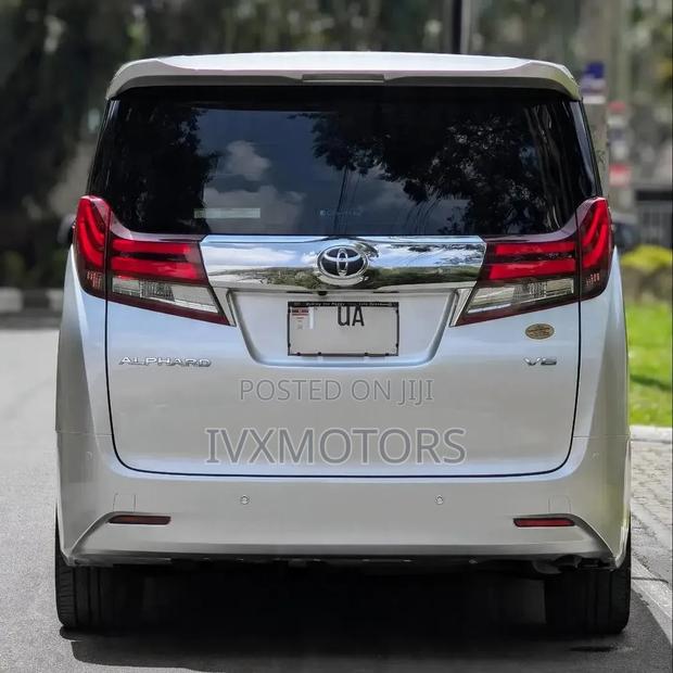 Toyota Alphard 2017 White